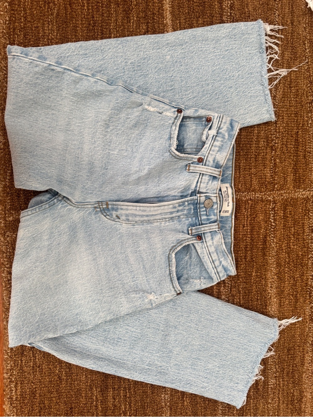 Abercrombie & Fitch Light Blue Cropped Straight-Leg Jeans